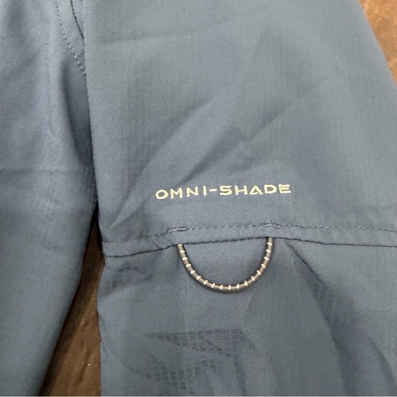 Columbia Omni-Shade Men's Blue Button-Up Shirt Size Medium Button Down - Picture 8 of 9